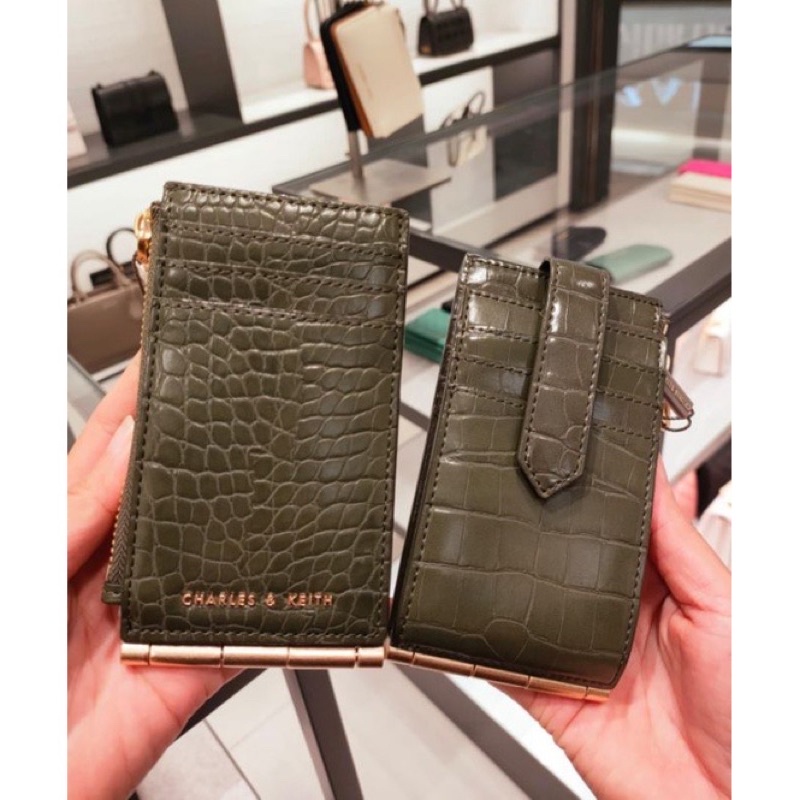 Dompet Charles n Keith