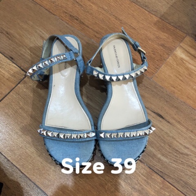 Valencia by enrica thorny