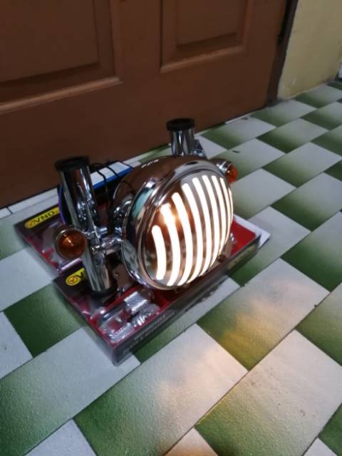 Lampu custom variasi crum set kuping duddukan plat nomor dan sen / lampu depan custom costum