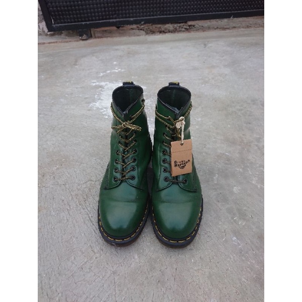 dr. martens green smooth
