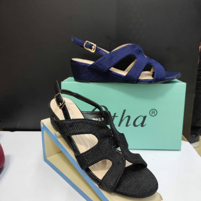 Sepatu sandal OTHA