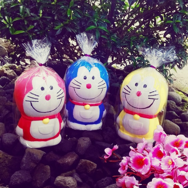 Celengan doraemon