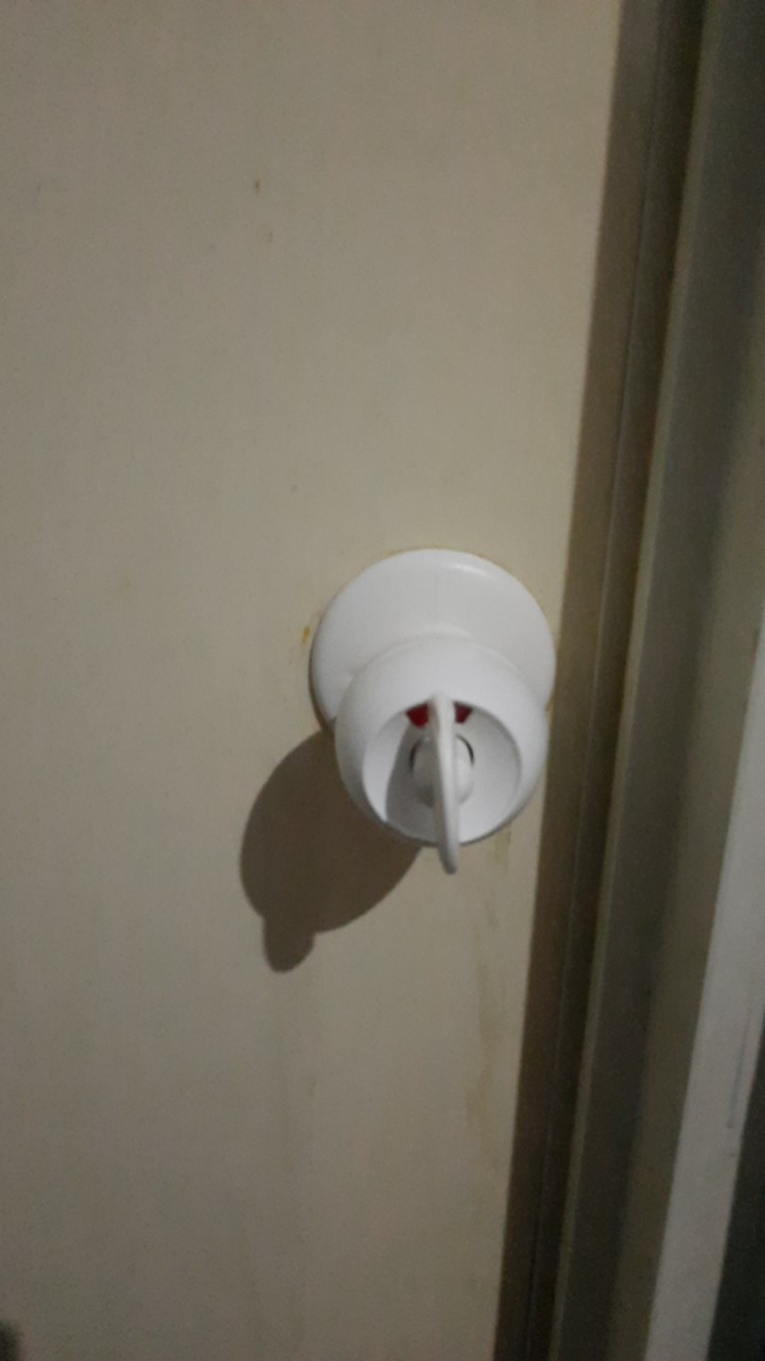 Kunci Pintu Bulat / Kunci Bulat Pvc / Kunci Kamar Mandi Plastik Model Cantol Murah