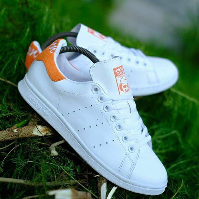 stan smith white orange