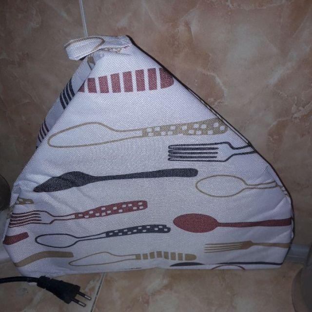 Tudung Nasi Penahan Panas