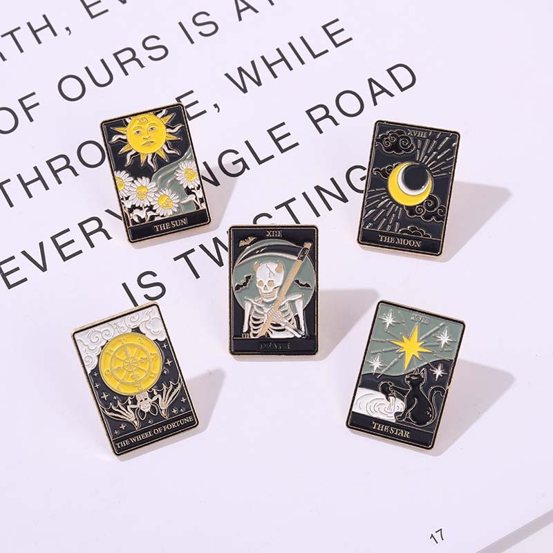 Tarot Enamel Pins Sun Moon Stars Gothic Skeleton Lover Brooches Lapel Badges Bag Punk Dark Witch Jewelry Gift for Kids