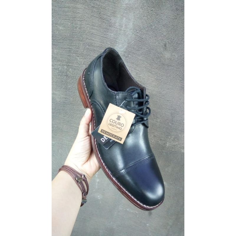 Sepatu kulit Pria Democrata