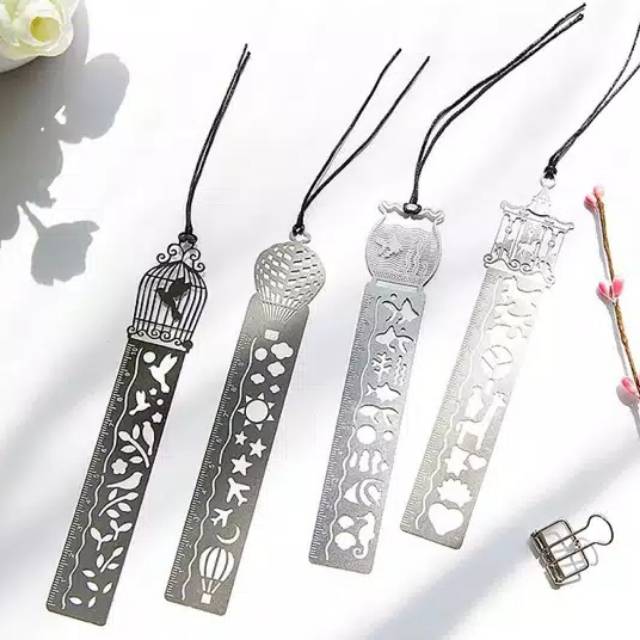 

Pembatas Buku dan Penggaris Besi Lucu