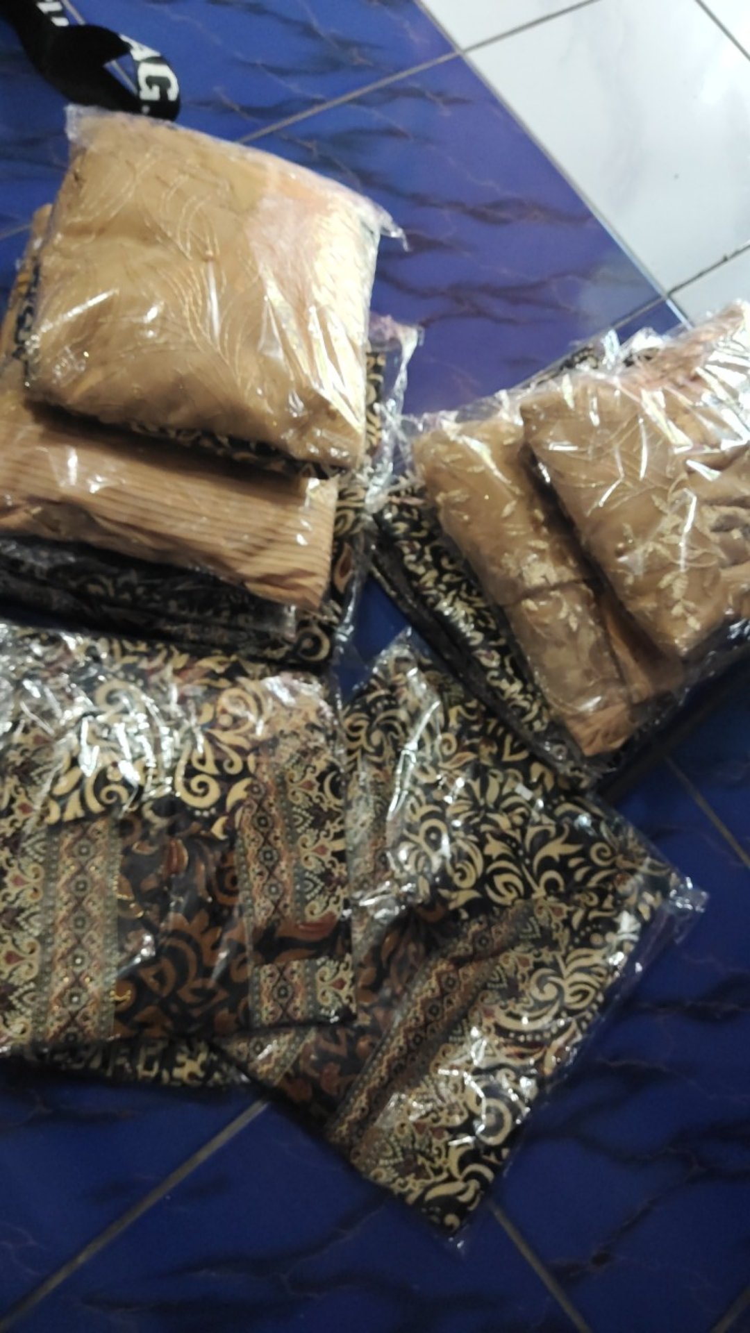 Wm>couple Batik Cacing Gold / Couple Kamboja Gold / Couple Keluarga/ Rok Plisket