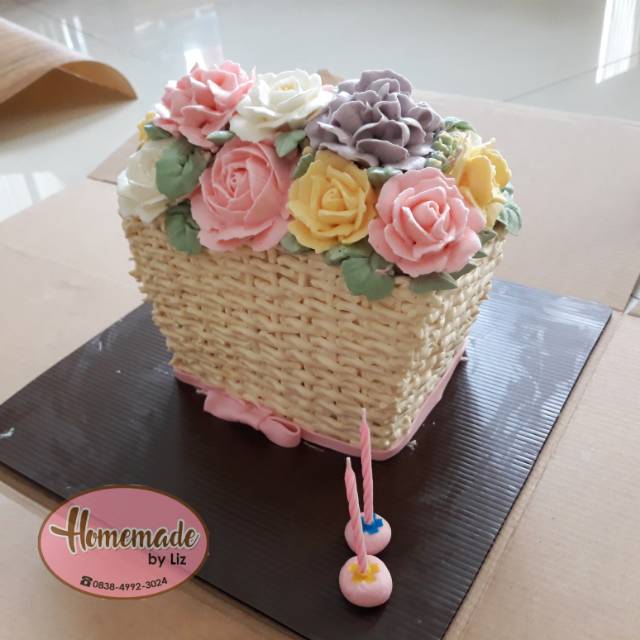 Kue Ulang Tahun Flower Basket Buttercream Cake  - khusus cikarang