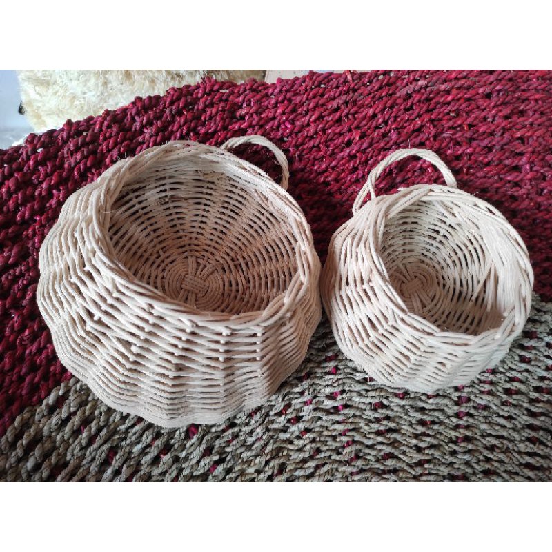 pot gantung rotan / vas dinding totan / vas gantung anyaman / anyam rotan murah