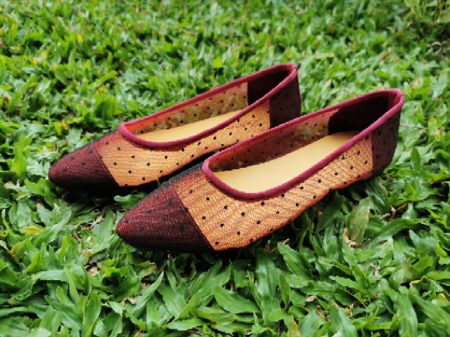 Arlaine - Lucia flatshoes sepatu brukat sepatu flat shoes wanita flatshoes polkadot [Marun]