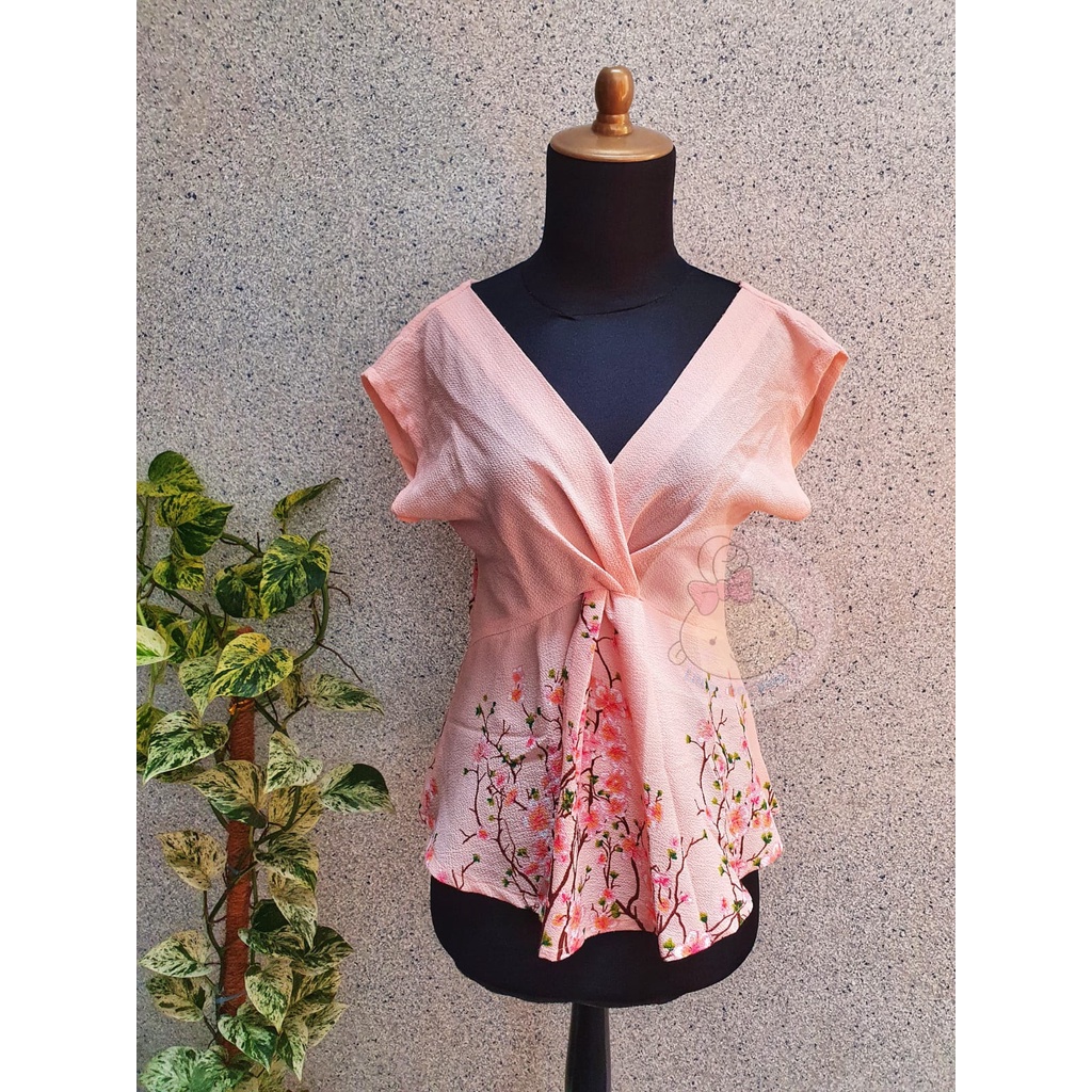 PRELOVED Atasan Wanita V Neck Sakura - baju wanita / atasan wanita / top wanita