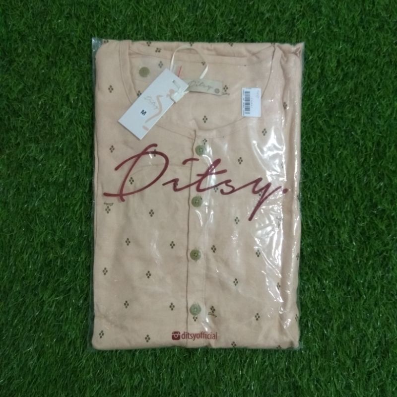 Ditsy April 2022 Veda Ivory Nightgown Size M