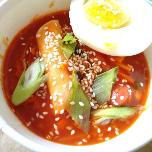 

Halal TTEOKKPOKKI (SPICY RICE CAKE)