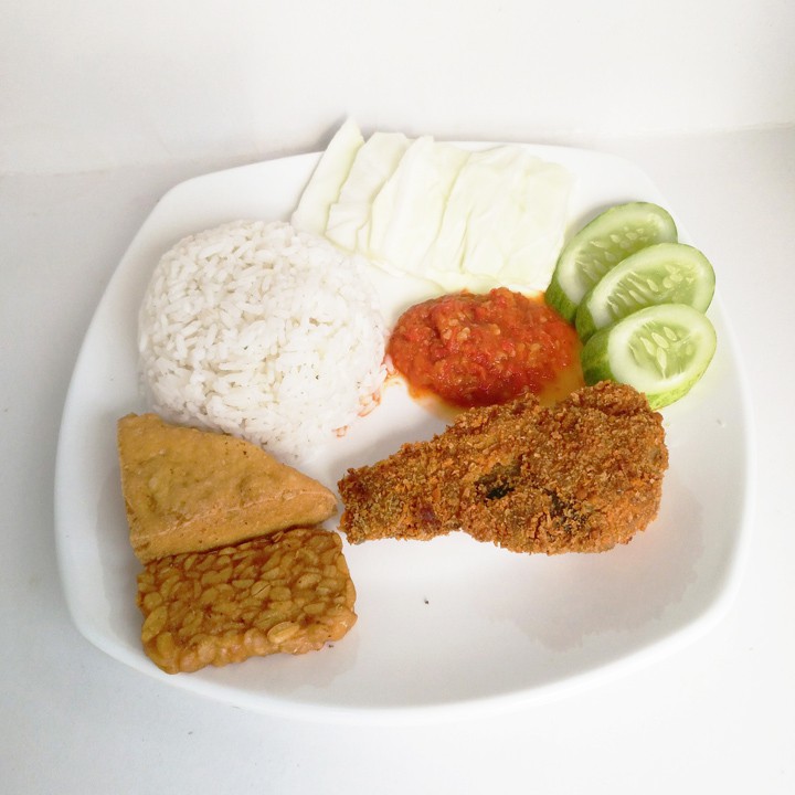 

Paket Hemat Bandeng Presto Crispy Dijamin 100 % HALAL, Eunak Bandengnya Mantap Rasanya ........