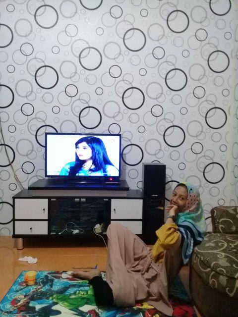 Wallpaper Dinding Ruang Tamu Rumah Kamar Tidur Murah  Polkadot Hitam Putih Terbagus Terlaris Elegan