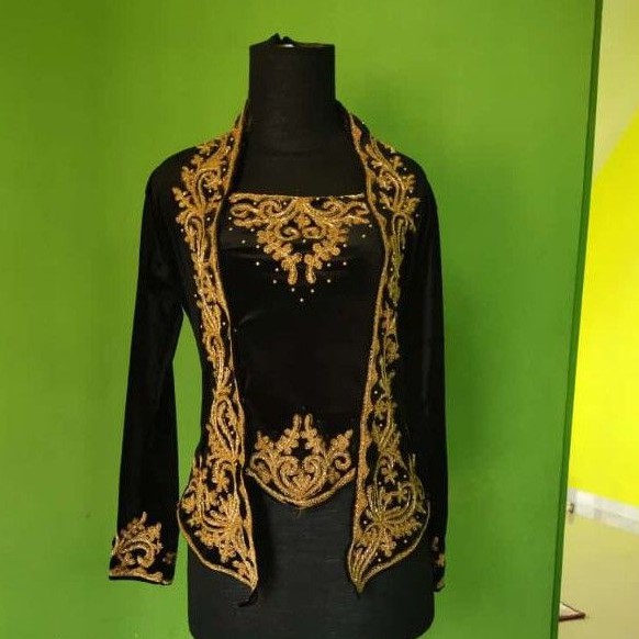 Baju atasan pengantin adat Jawa bludru