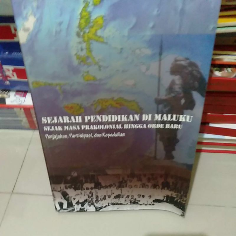 buku sejarah pendidikan di Maluku