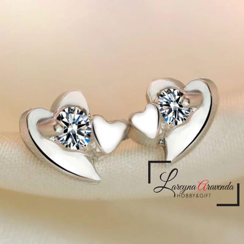 Anting Wanita Titanium Model Love Kristal Crystal Swarovski AT015