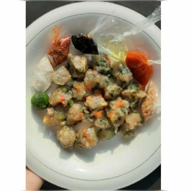 

05.05 Baci tulang rangu jewol / sisiran cabek geprek