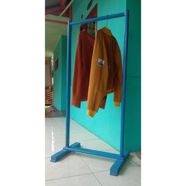 STAND HANGER KAYU MINIMALIS