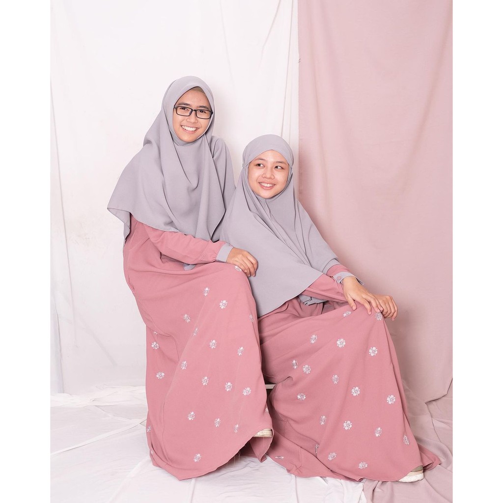 Set Gamis Jasmine Bordir Plus Khimar Square ⁣⁣⁣⁣ by Hijab Alila