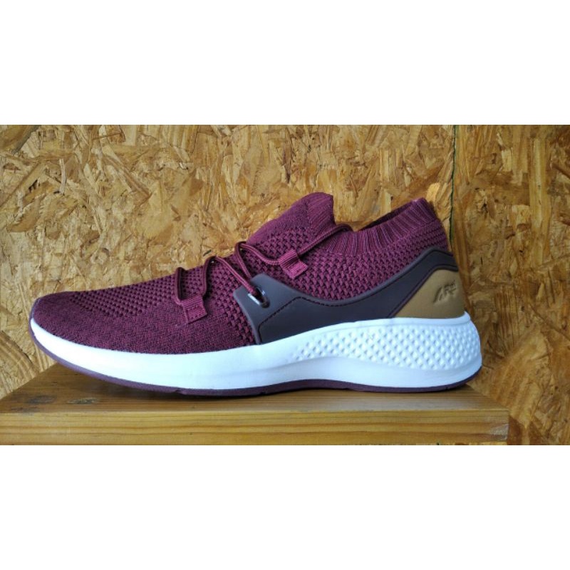 SEPATU REI GRAVITY RUN