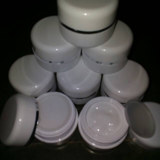 CREAM PEMUTIH WAJAH RACIKAN DOKTER 15GRAM