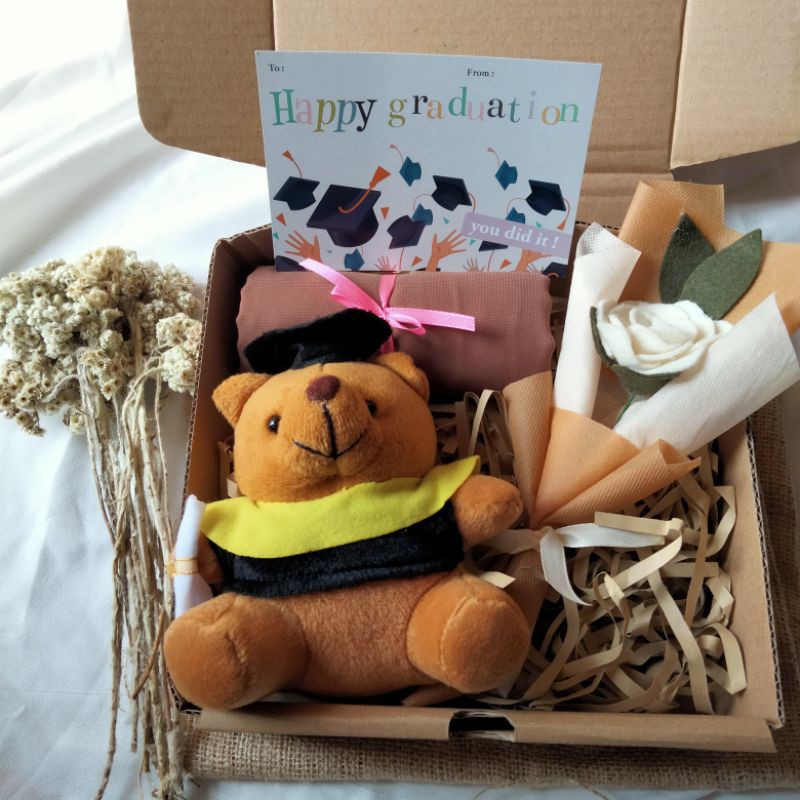 HAMPERS GRADUATION/ KADO WISUDA/ GIFT BOX WISUDA/ HAMPERS/ KADO ULANGTAHUN