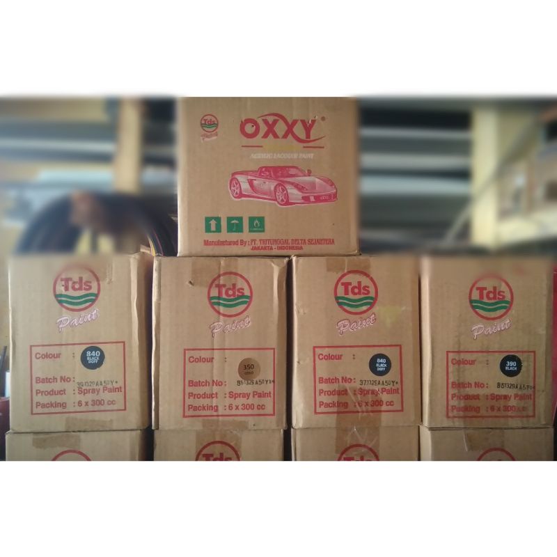 Cat semprot - spray paint - OXXY - cat hitam - cat emas - cat hitam dop - cat praktis - cat besi dan kayu semprot