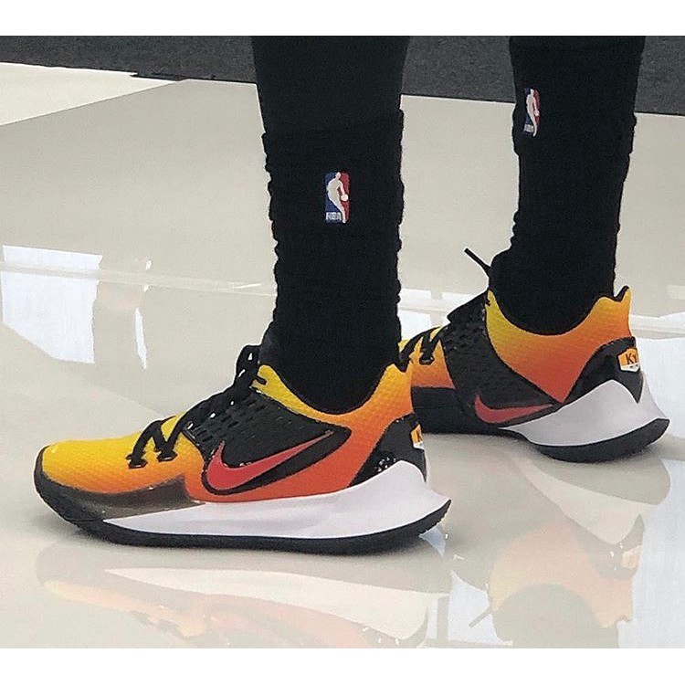 sunset kyrie low 2