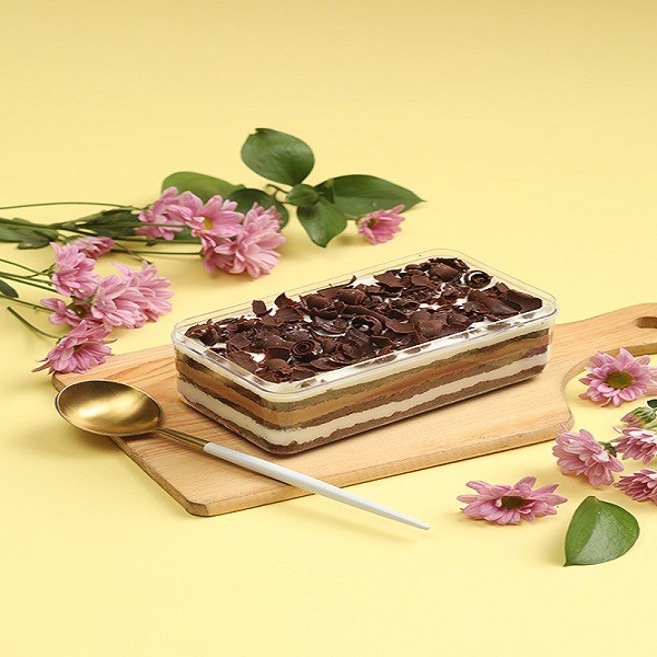 

Sweet Life Dessert Box | Regular Black Foret Cake