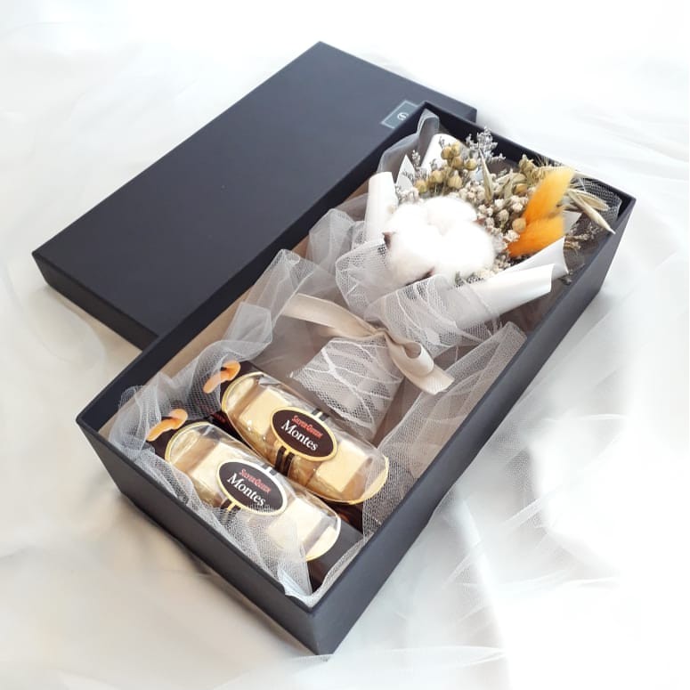 Medium Chocolate Gift Box Hampers Coklat Bunga Medium Chocolate Gift Box Hampers Coklat Bunga