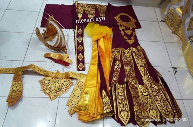 Kostum tari Cendrawasih