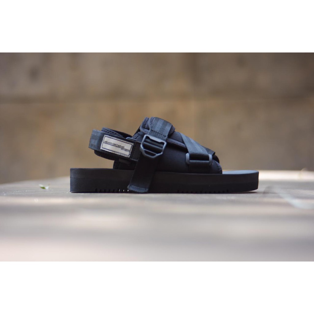SANDAL KASUAL PRIA WANITA VOLKERFOOTWEAR ARTIKEL MOCK UP FULLBLACK SOLECUTE