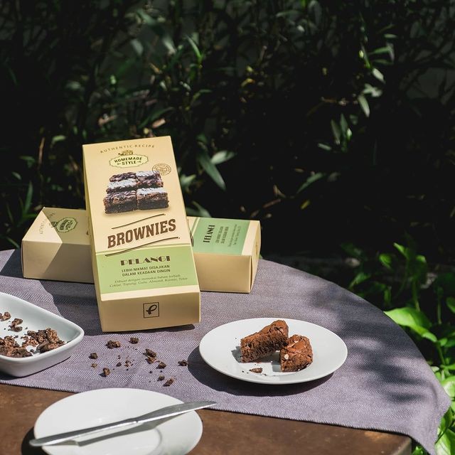 

BROWNIES PELANGI OLEH OLEH KHAS SEMARANG / JAJAN SEMARANGAN JASTIP