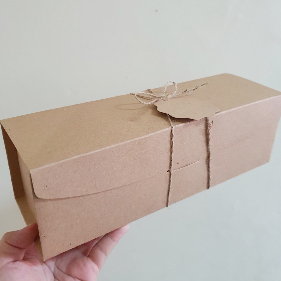 

( 10pcs ) Box Roll Cake ukuran 30x10x10 cm dengan Tali Goni dan Hang Tag Blank Polos Dus Packaging Bolu Gulung