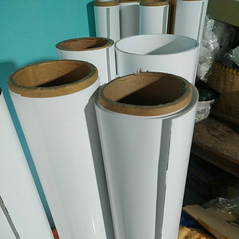 KARPET MELAMIN GLOSSY LANTAI PELAMINAN PUTIH DAN HITAM MENGKILAP