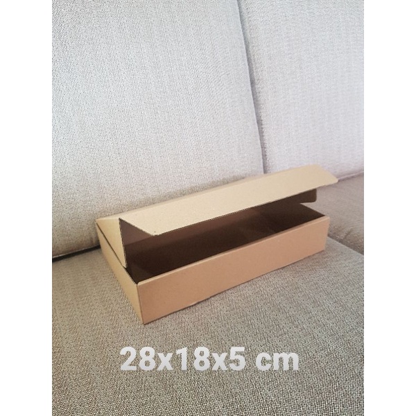 

Kardus Box uk. 28x18x5 cm Kotak Karton Die Cut