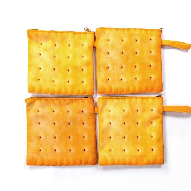 

Office & Stationery | Alat Tulis | Pouch Biscuit Crackers Untuk Penggemar Cemilan Biskuit Kalengan | Best Seller