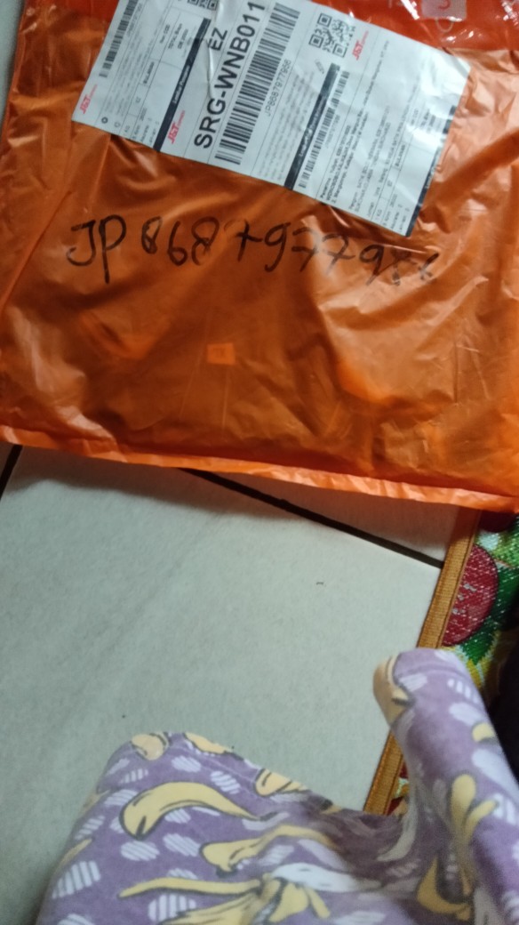 Kemeja Batik Pria Lengan Panjang Lapis Furing Hitam Merah Hijau Krisna