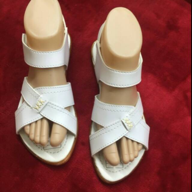 Perlengkapan haji dan umroh Sepatu, Sendal haji dan umroh wanita