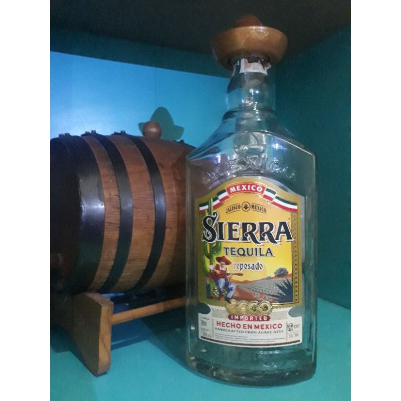 Botol kosong bekas miras Tequila Sierra Reposado import unik