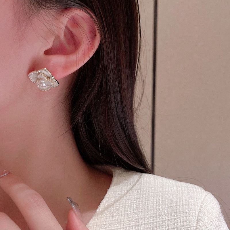 Anting Stud 925 silver needle Bentuk Bunga Aksen Mutiara Dan Berlian