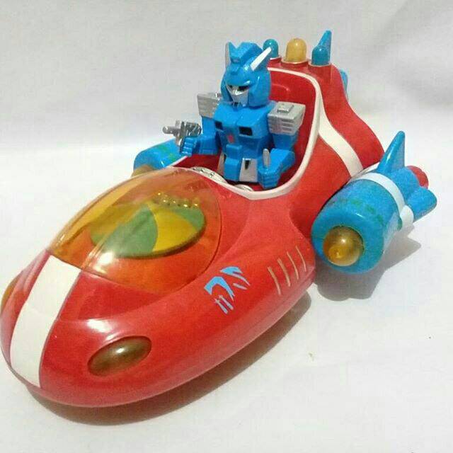 Robot jadul vintage pesawat