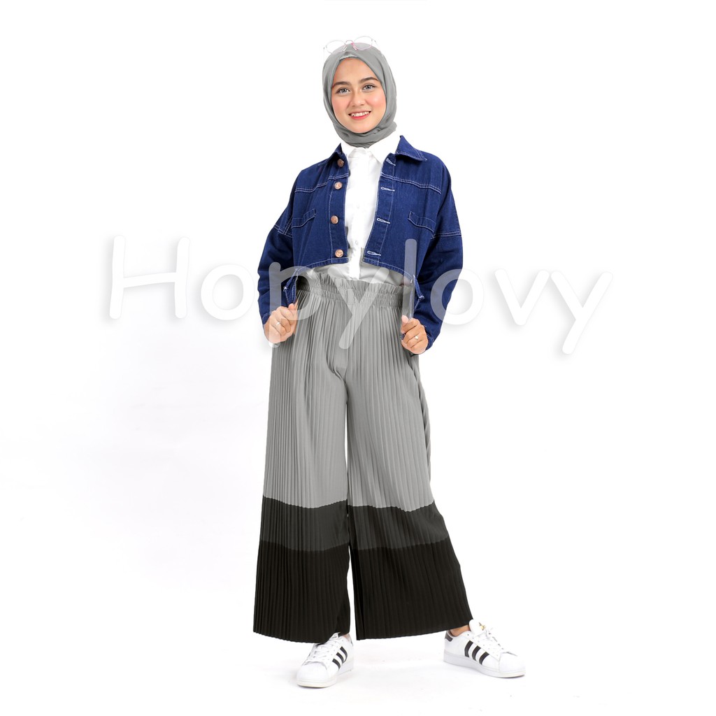 HOPYLOVY - Jaket Jeans Wanita Crop Back Reversed Pocket Mirzani