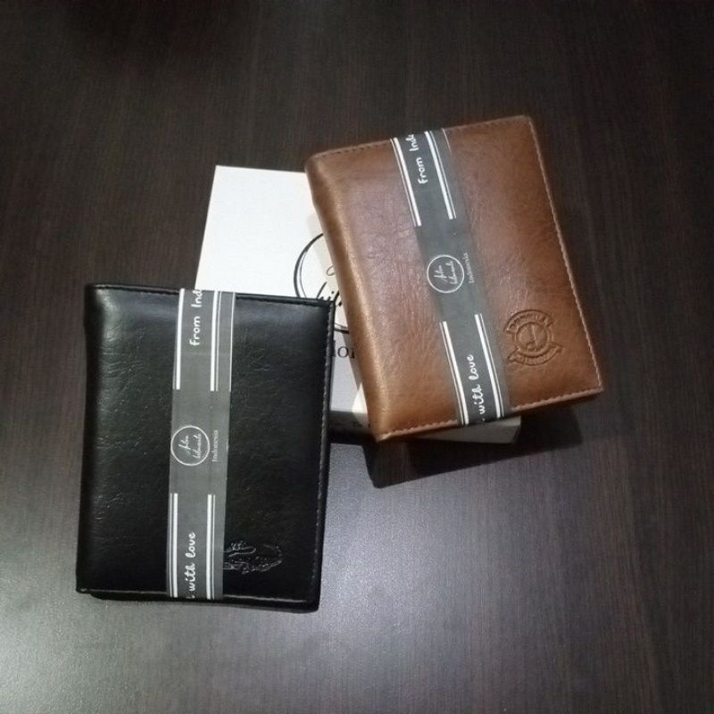 Dompet pria lipat buku bahan kulit sintetis lokal mahmud embos #dompet #dompetlipat #dompetlipatbuku #dompetpria #dompetcowok #dompetlipatpria