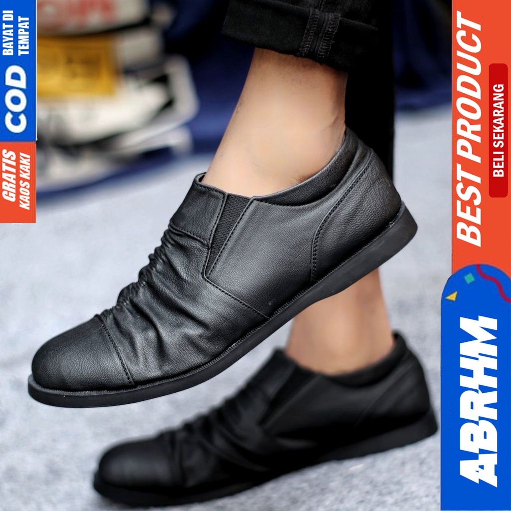 Sepatu Slip on Pria Santai Casual Formal Kulit Syntetic Kerja Kantor Kuliah Kondangan Hitam Keren Terbaru