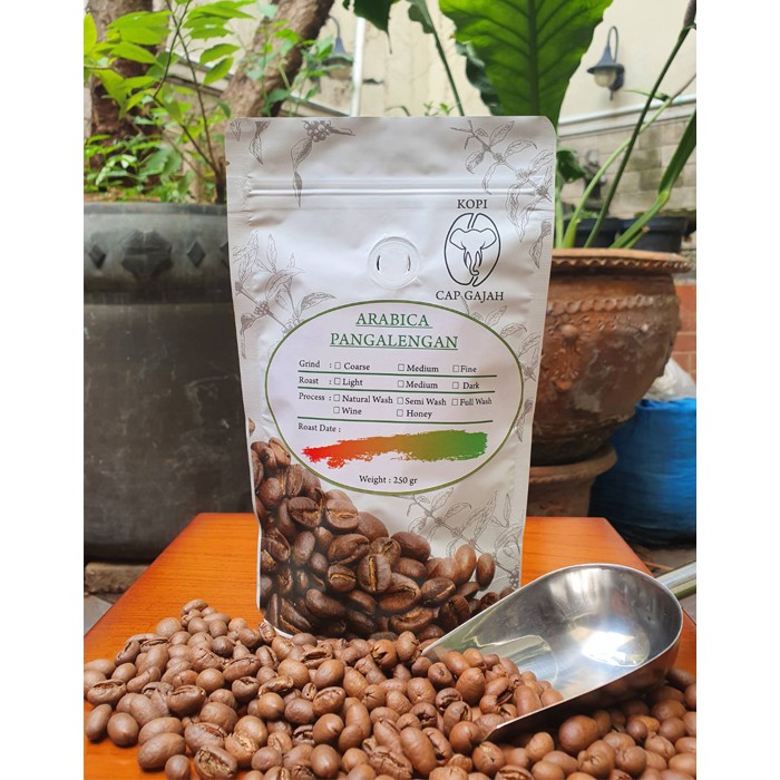 

Biji Bubuk Kopi Arabika Pangalengan 250 gr Arabica Coffee